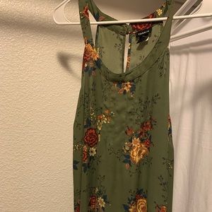 Long sheer green floral top 🍃☀️